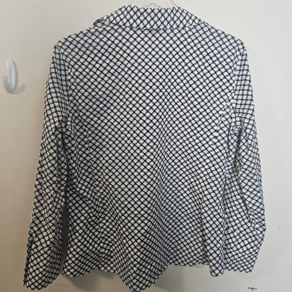 Talbots Long Sleeve Button Front Button White Geo… - image 3
